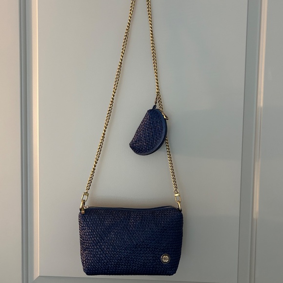 Beautiful blue hand woven sling bag, brand new - Picture 2 of 10